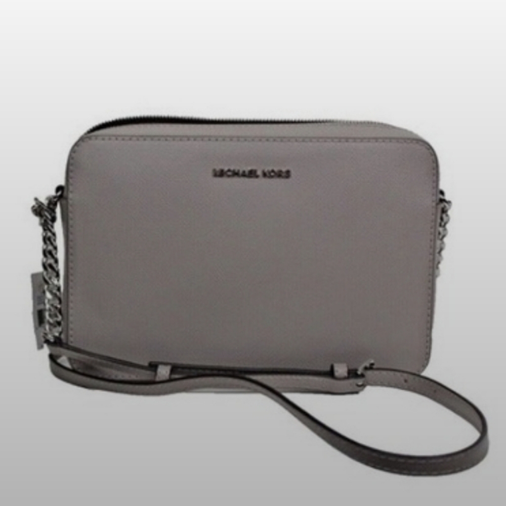 EUC Gray Michael Kors Jet Set East West crossbody